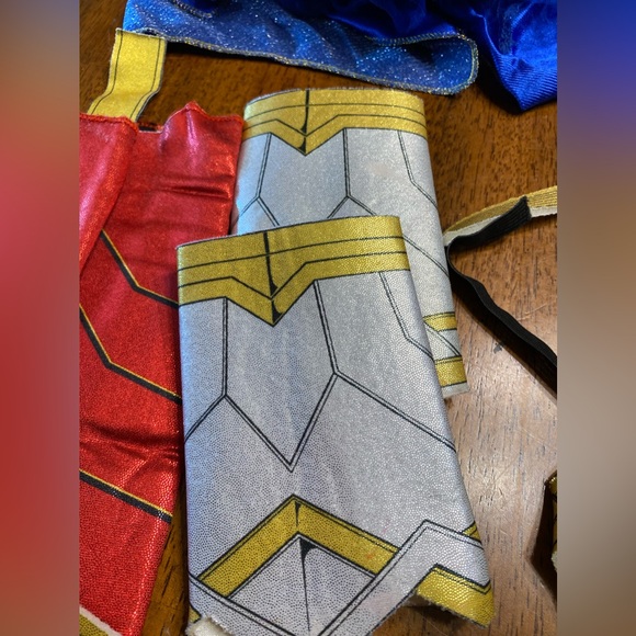 Rubies Wonder woman costume. Youth medium. - Picture 13 of 16